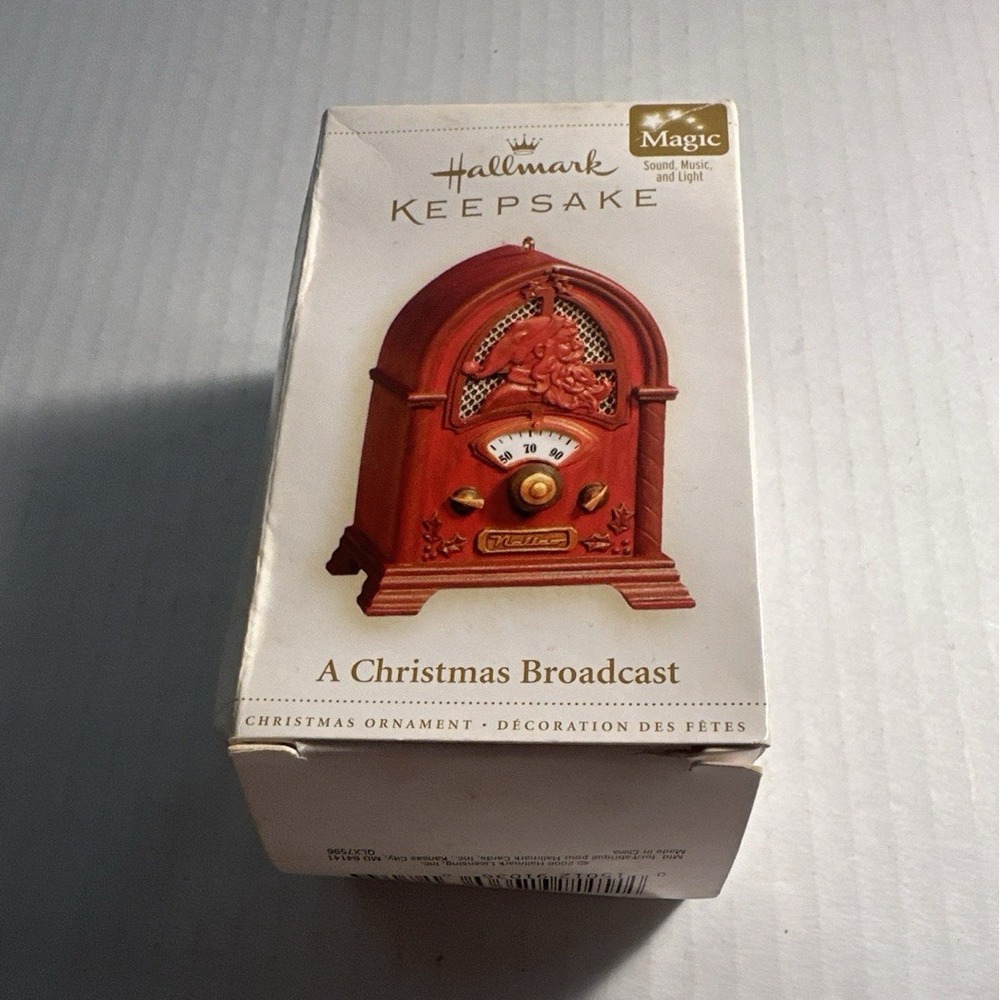 Hallmark Keepsake Magic A Christmas Broadcast Radio Ornament Sound Light Up